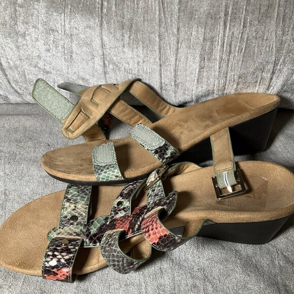 Vionic Sandals Women’s Size 8 Multi Color Snakeskin print Wedge  Strappy EUC - Picture 14 of 14